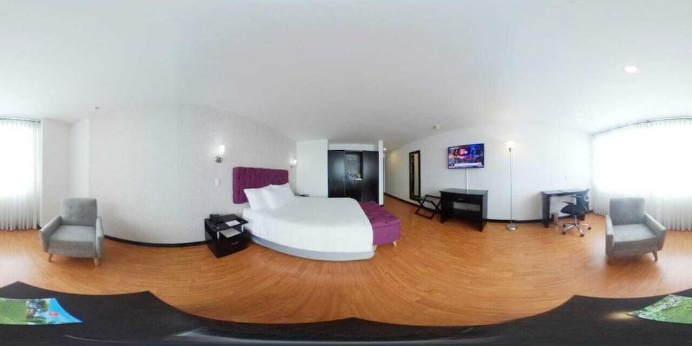 Hotel Varuna 4*